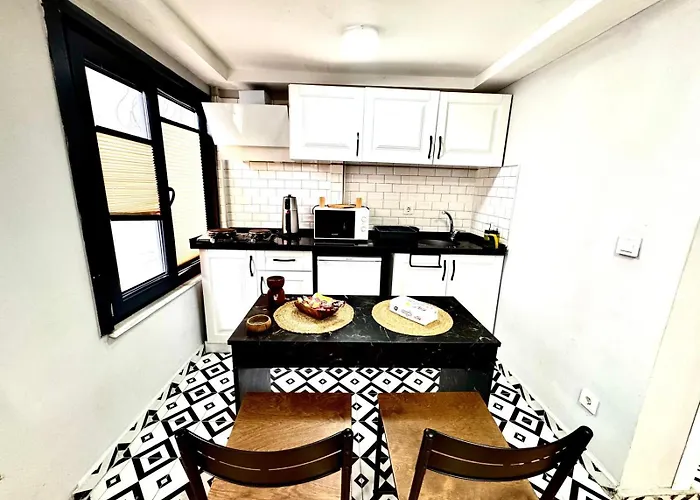 מלון דירות Taksim Luxurious Ammuer 4*